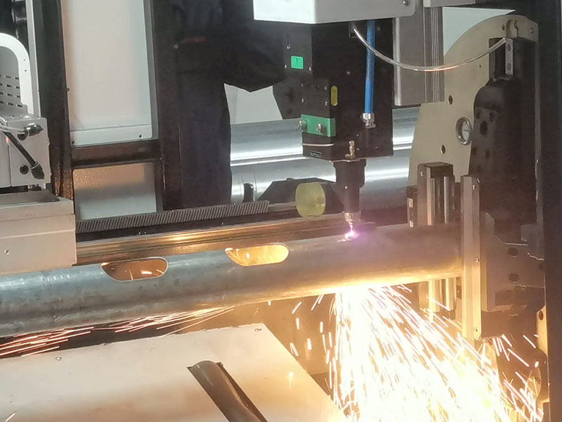Automatic Loading and Unloading Pipe Cutting Machine (With Material Warehouse)1